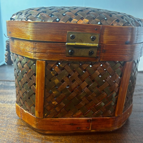 Rare  Vintage Wicker Wood Brass Trinket Basket Box with Metal Clasp - Picture 5 of 8